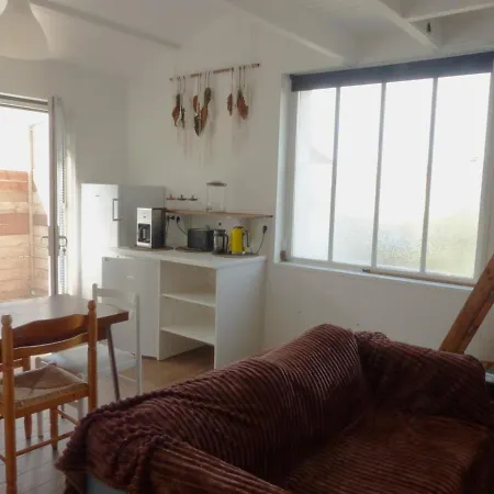 Maison d'hôtes Indépendant Et Autonome Avec Petit-déjeuner Inclus