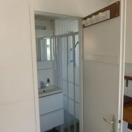 Indépendant Et Autonome Avec Petit-déjeuner Inclus 3*