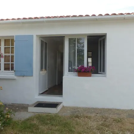 Guest house Sejour Independant Et Autonome Avec Petit-dejeuner Inclus 3*